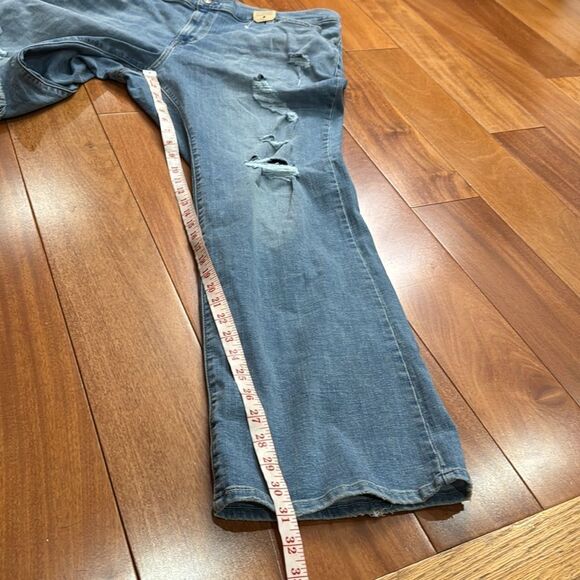 NWT Levis Jeans 725 High Rise Bootcut Light Wash Distressed Womens Size 22W - Picture 12 of 12